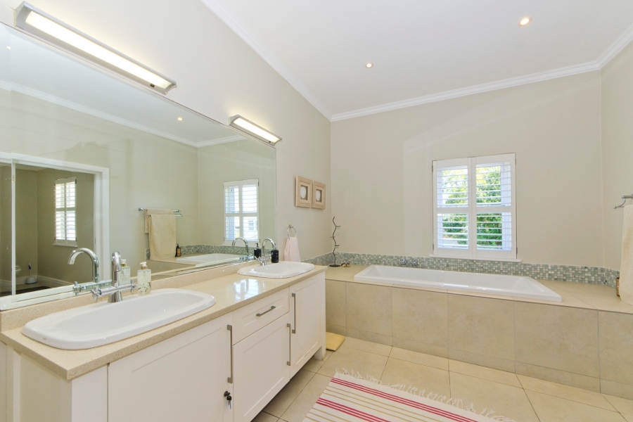 4 Bedroom Property for Sale in Leisure Isle Western Cape